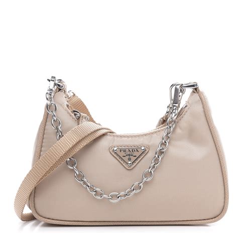 prada re-edition 2000 mini shoulder bag